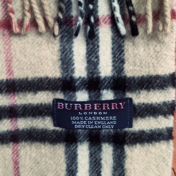 Vintage Burberry 100% Cashmere Scarf - like new - Picture 2 of 2